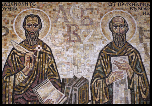 Mozaika svatých Cyrila a Metoděje v basilice sv. Klimenta v Římě – dar bulharských křesťanů.